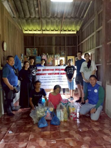 lhcs25-15-help-woman-Doi-Saket